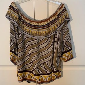 Wide-neck geometric print lightweight blouse